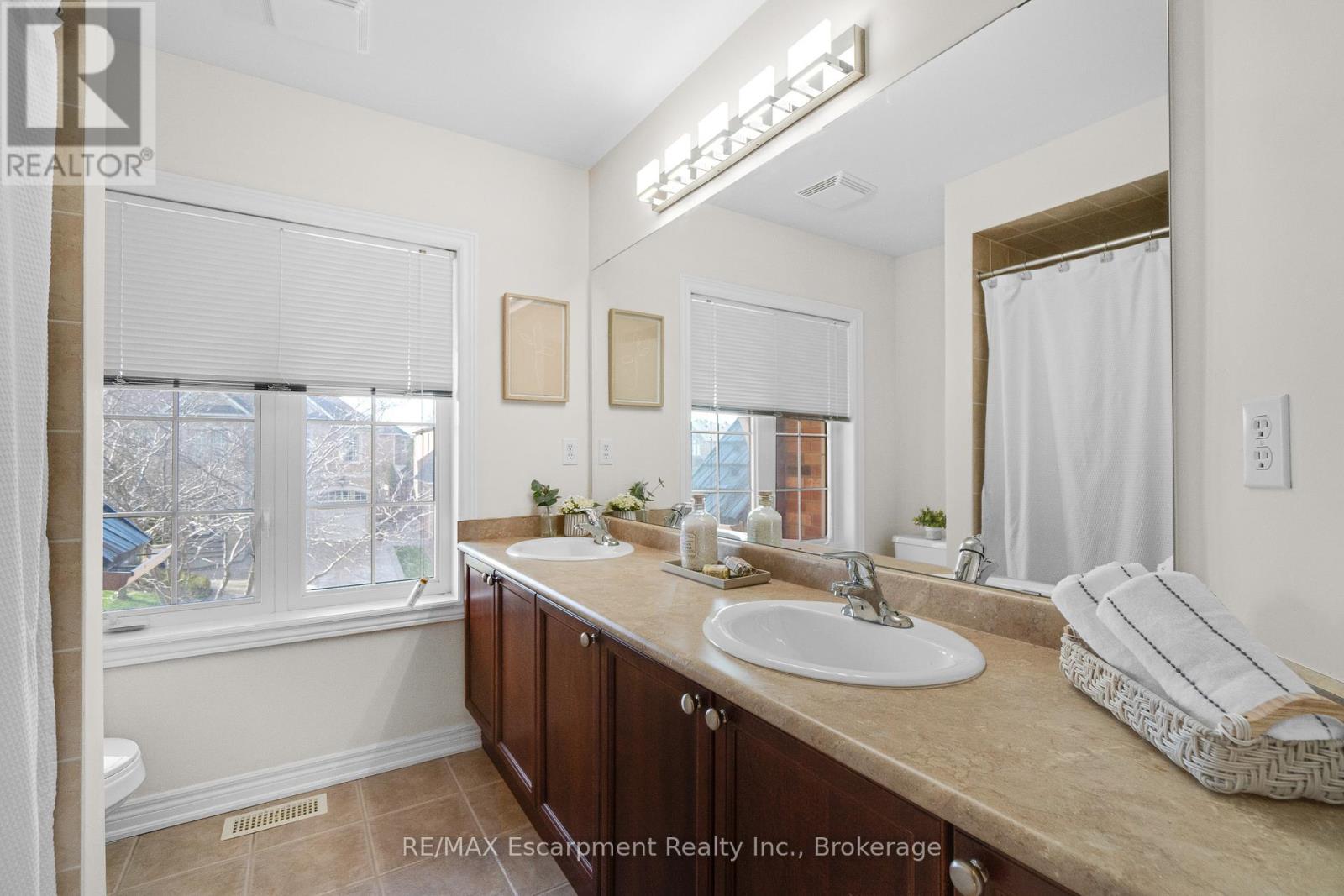 2298 Salcome Drive, Oakville, Ontario  L6H 7N2 - Photo 39 - W13007732