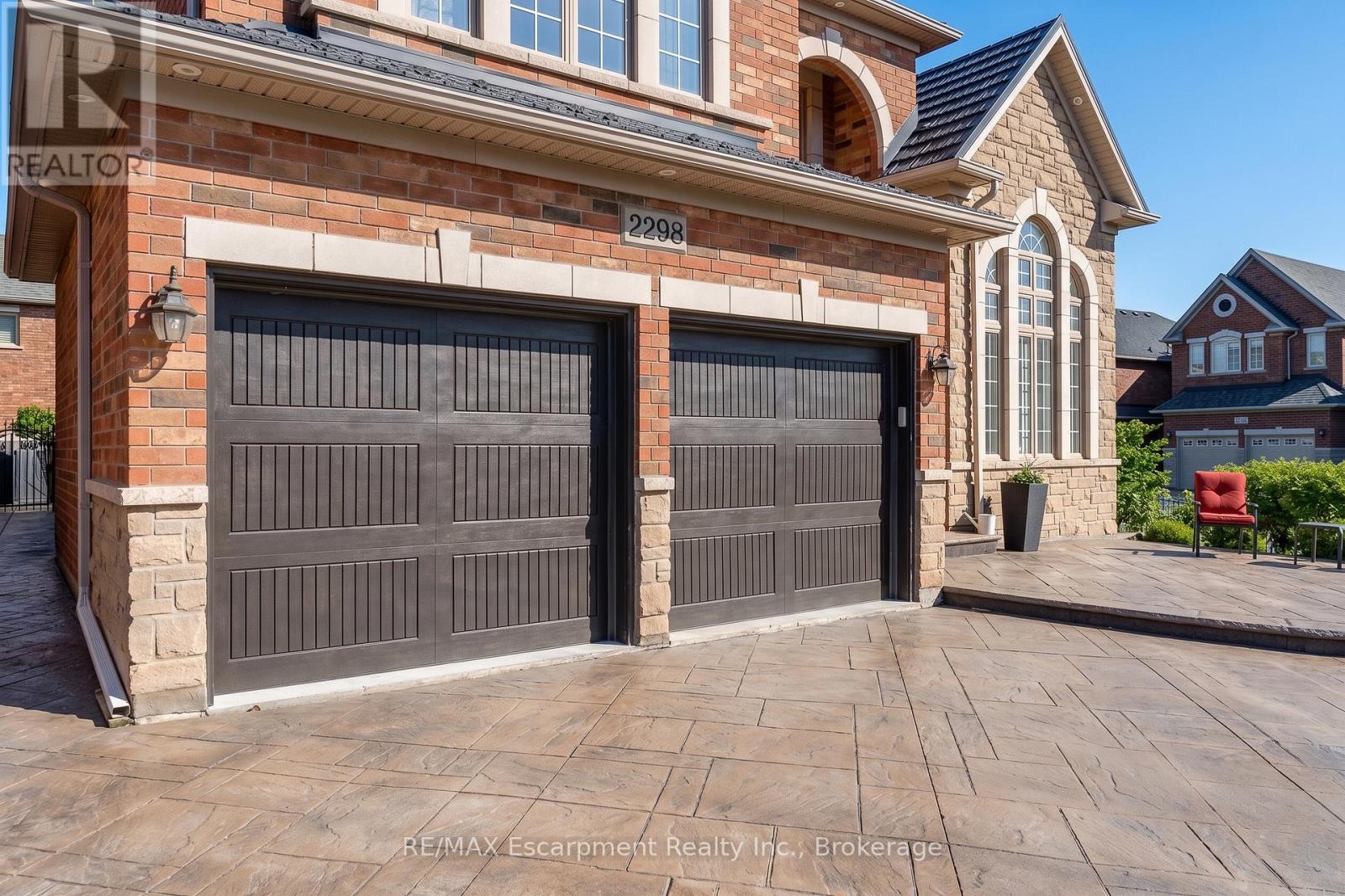 2298 Salcome Drive, Oakville, Ontario  L6H 7N2 - Photo 4 - W13007732