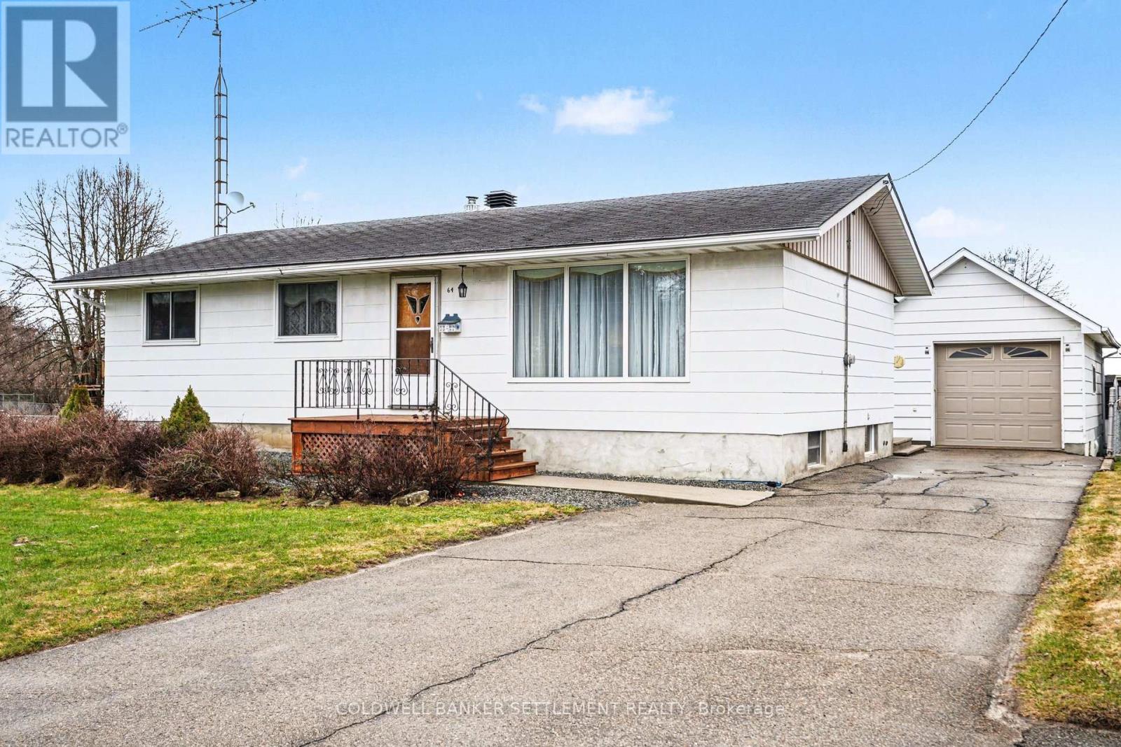 64 South Street, Perth, Ontario  K7H 2G7 - Photo 1 - X13007818