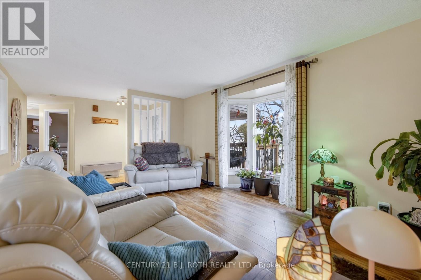 25 Comforts Cove Crescent, Innisfil, Ontario  L9S 1S3 - Photo 19 - N12899824