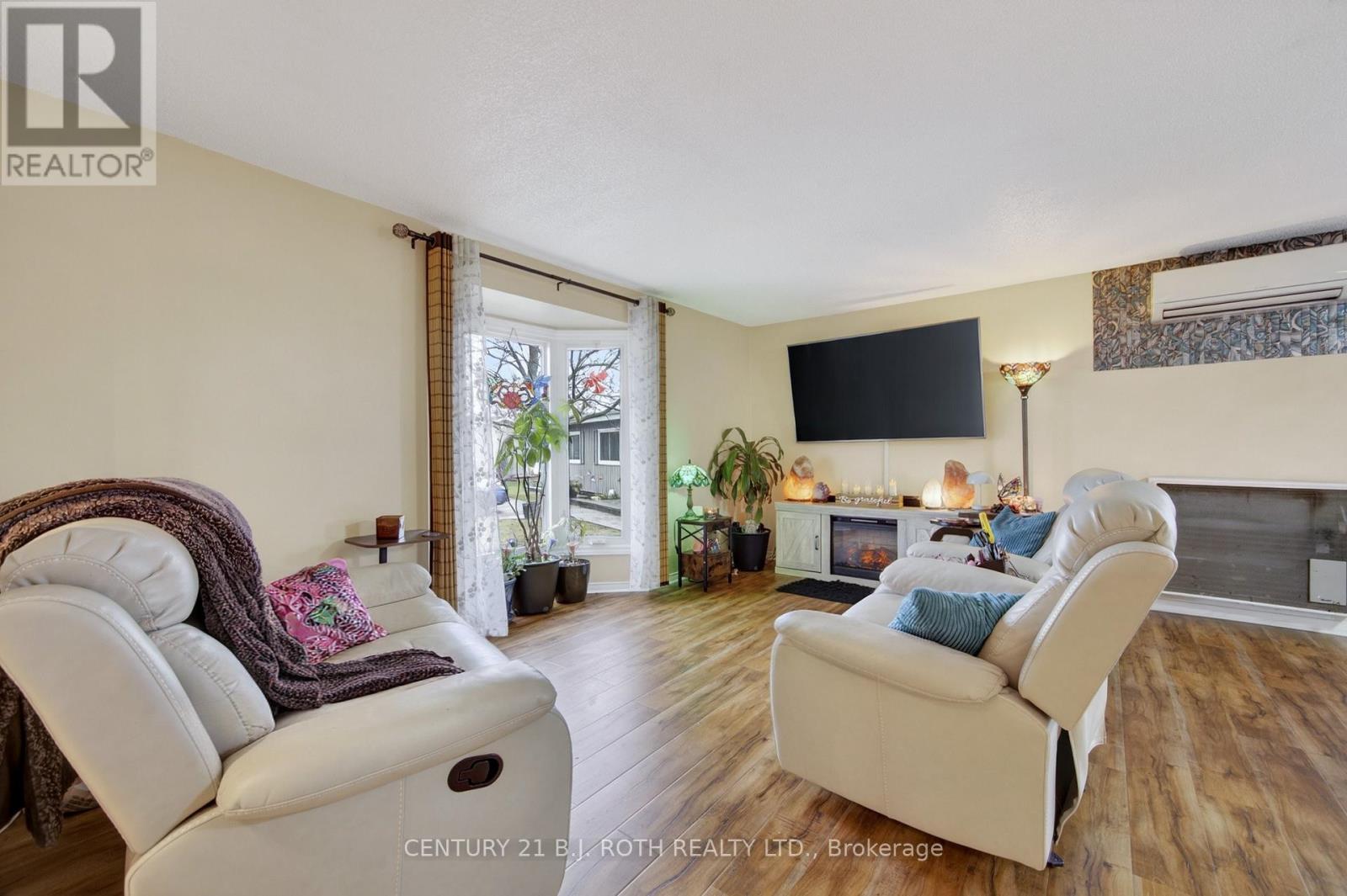 25 Comforts Cove Crescent, Innisfil, Ontario  L9S 1S3 - Photo 17 - N12899824