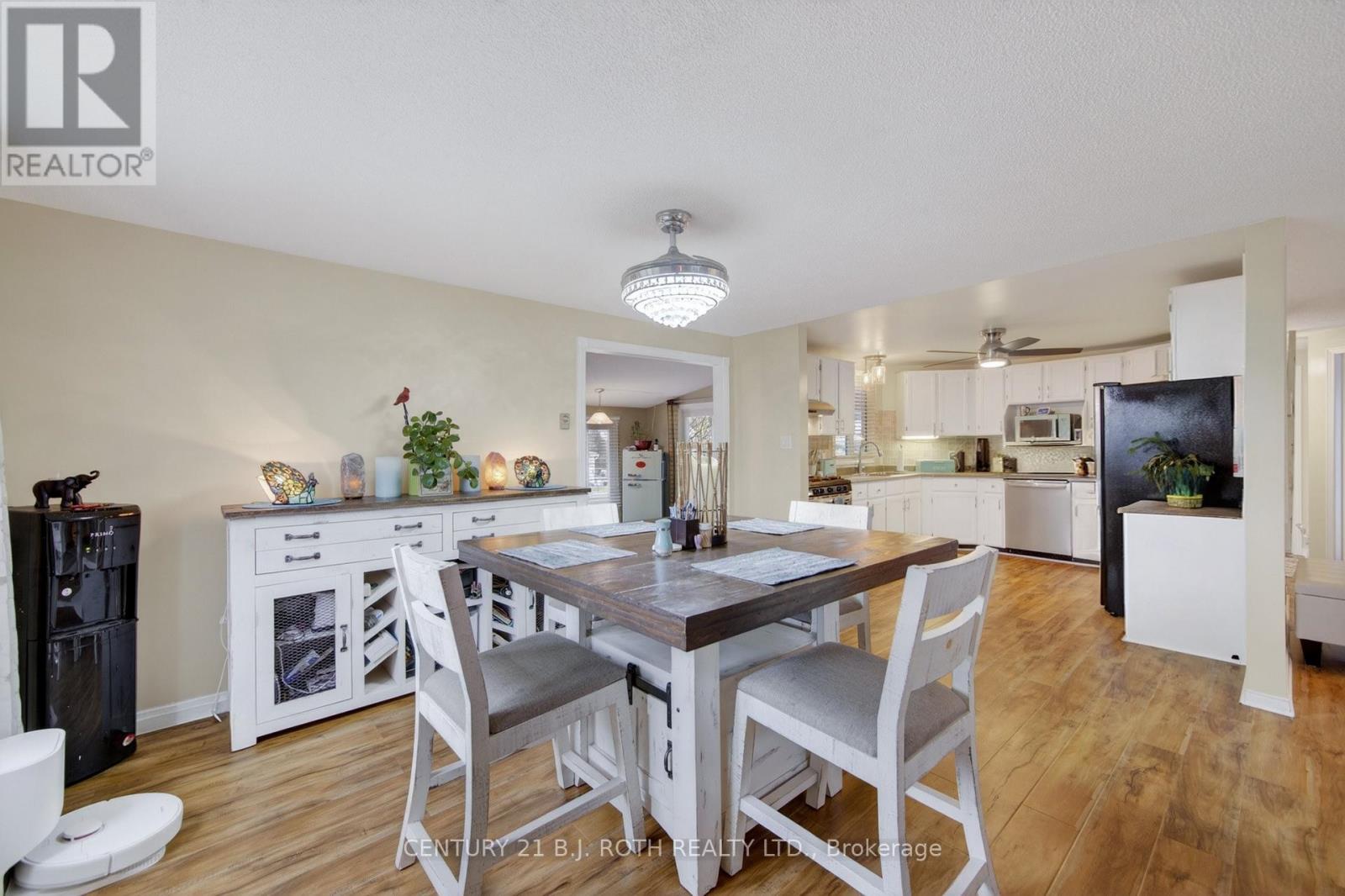 25 Comforts Cove Crescent, Innisfil, Ontario  L9S 1S3 - Photo 23 - N12899824