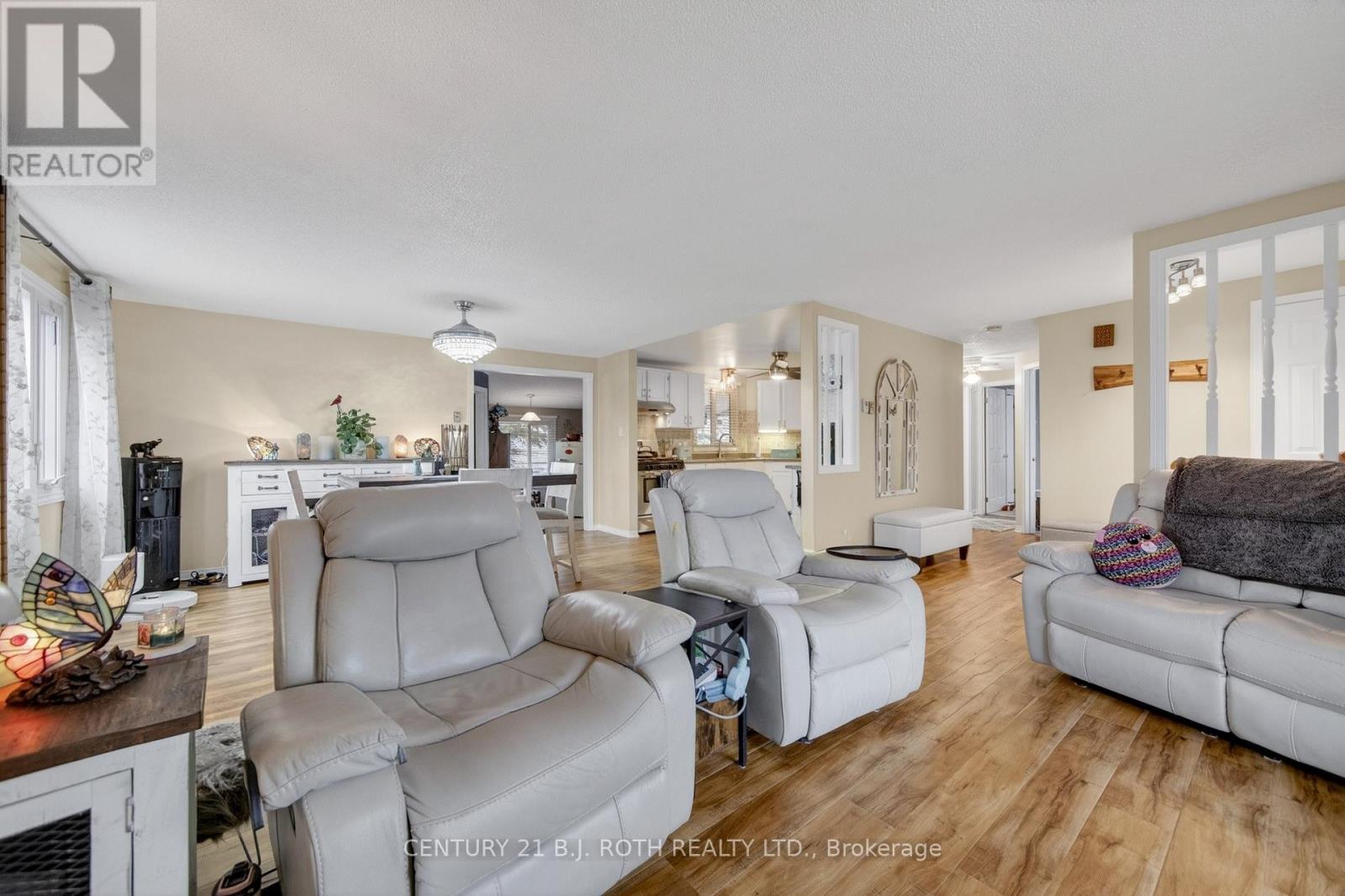 25 Comforts Cove Crescent, Innisfil, Ontario  L9S 1S3 - Photo 22 - N12899824