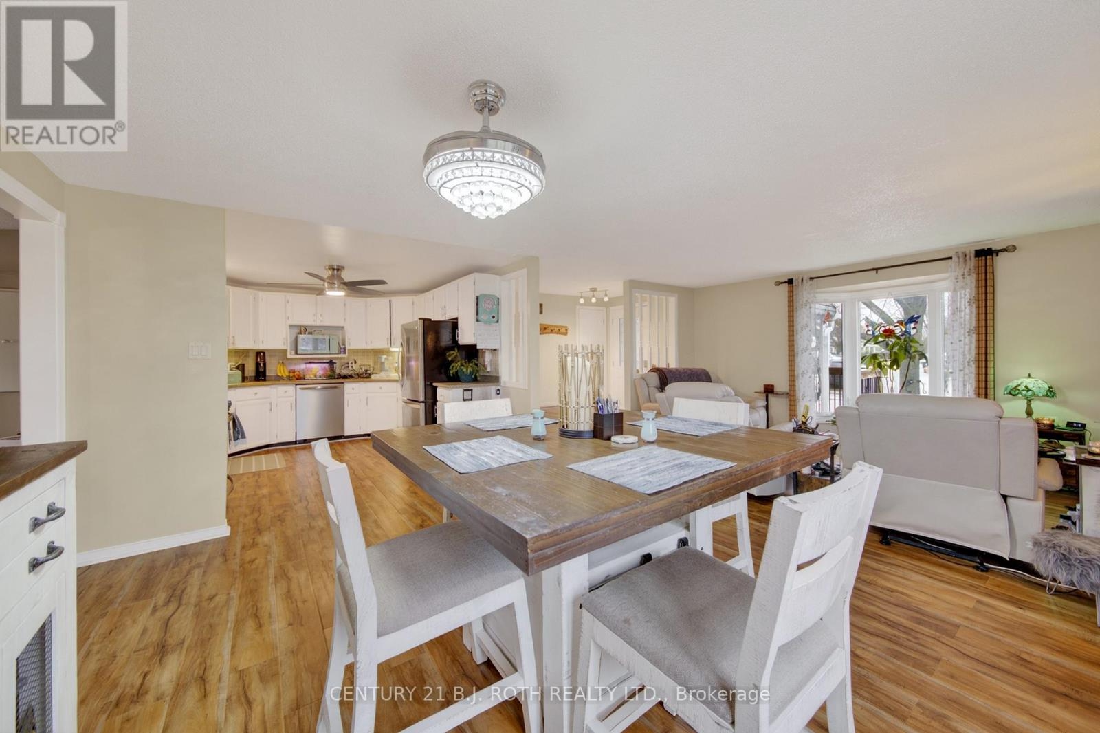 25 Comforts Cove Crescent, Innisfil, Ontario  L9S 1S3 - Photo 25 - N12899824