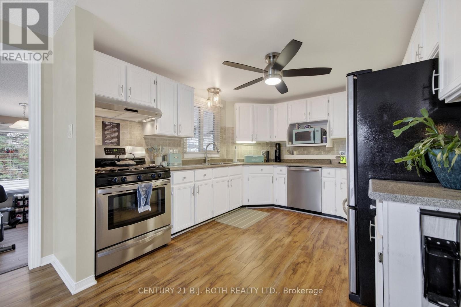 25 Comforts Cove Crescent, Innisfil, Ontario  L9S 1S3 - Photo 26 - N12899824