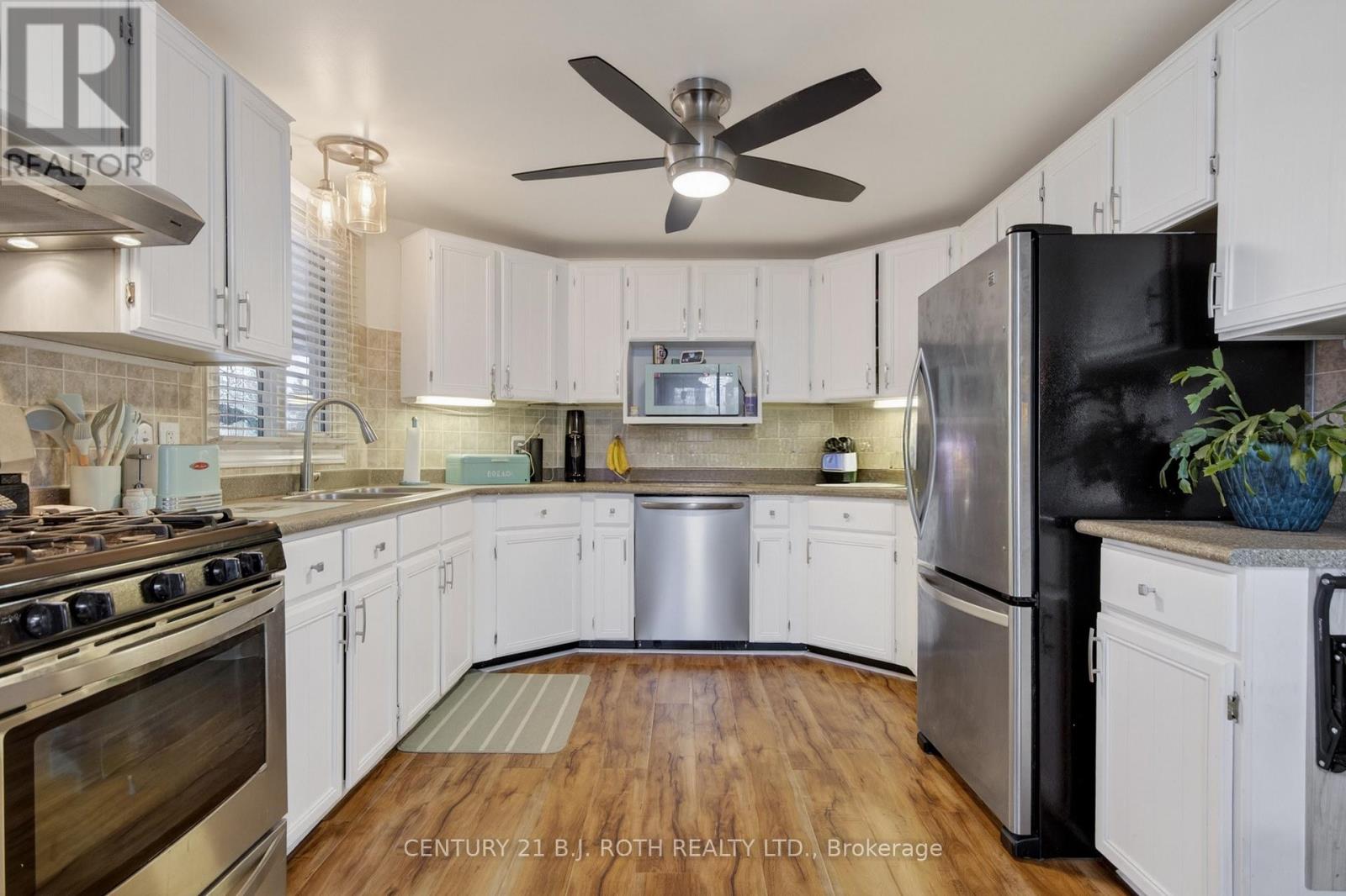 25 Comforts Cove Crescent, Innisfil, Ontario  L9S 1S3 - Photo 27 - N12899824