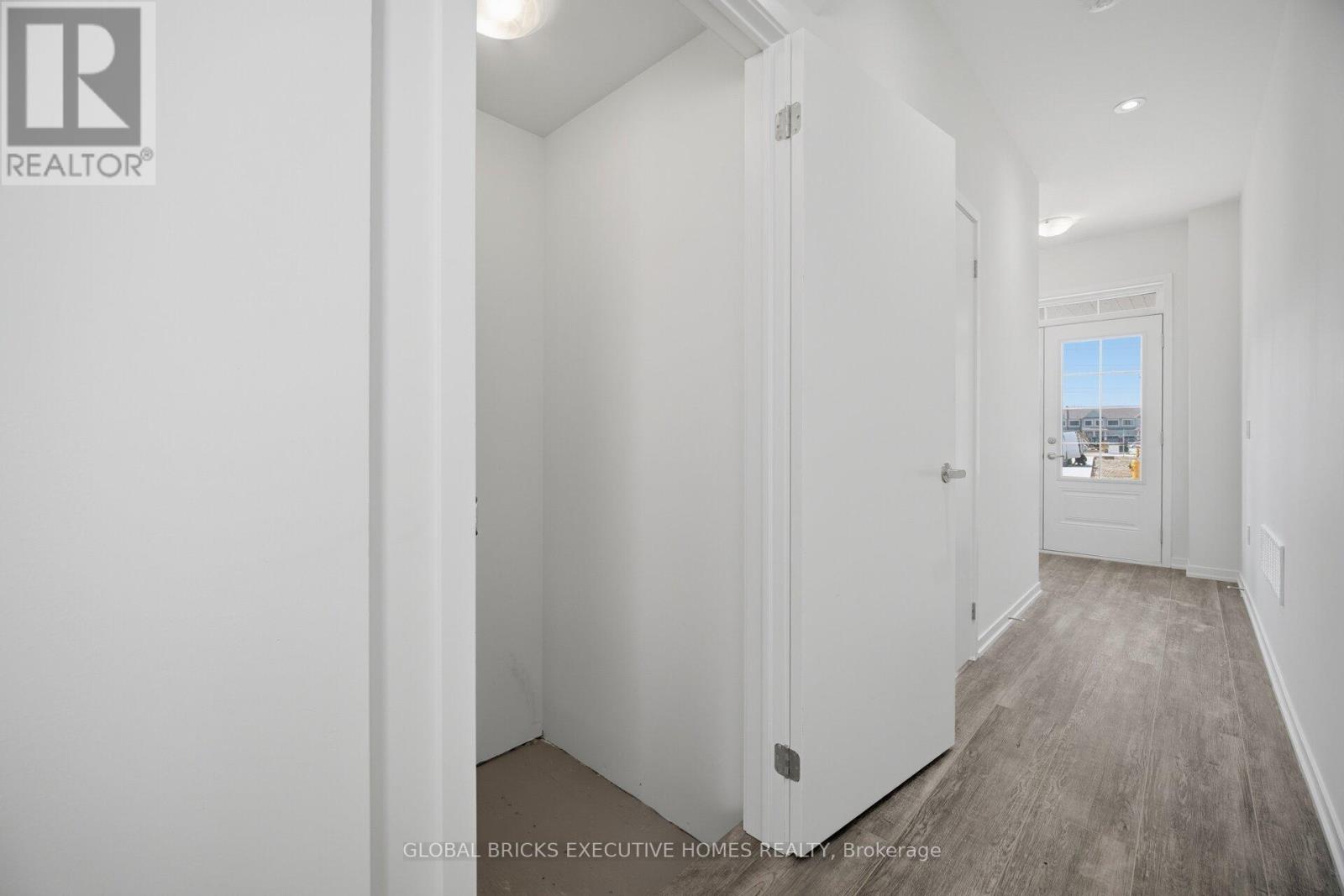 48 Aurora Common, Cambridge, Ontario  N1R 5S2 - Photo 42 - X12957710