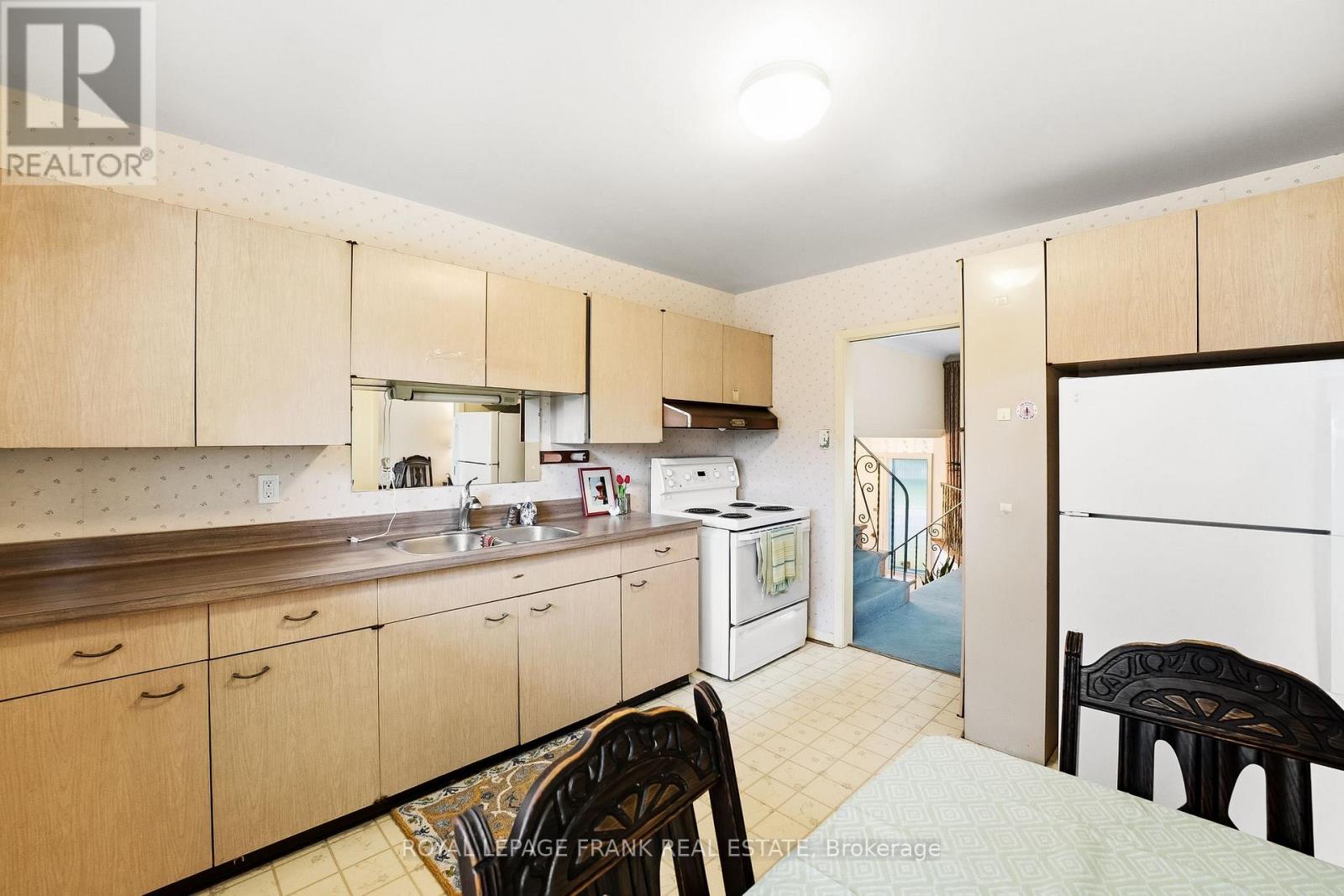 31 Cobham Crescent, Toronto, Ontario  M4A 1V7 - Photo 18 - C13007490