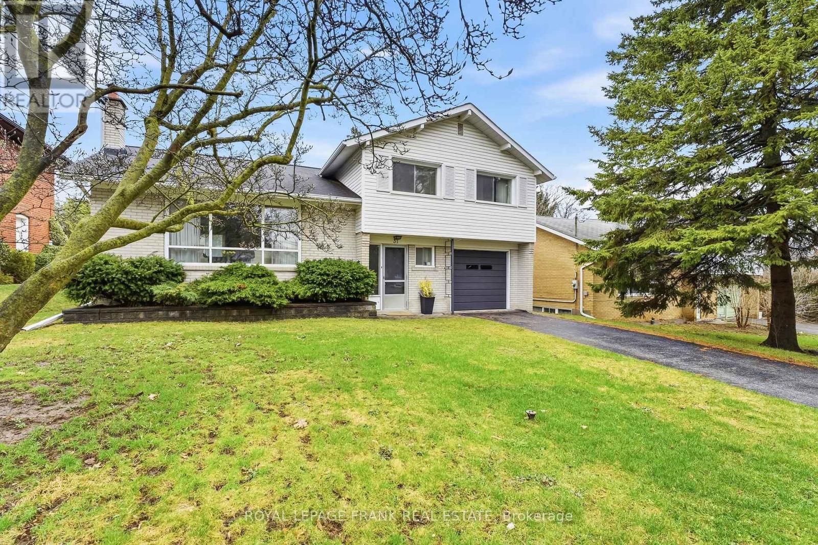 31 Cobham Crescent, Toronto, Ontario  M4A 1V7 - Photo 2 - C13007490