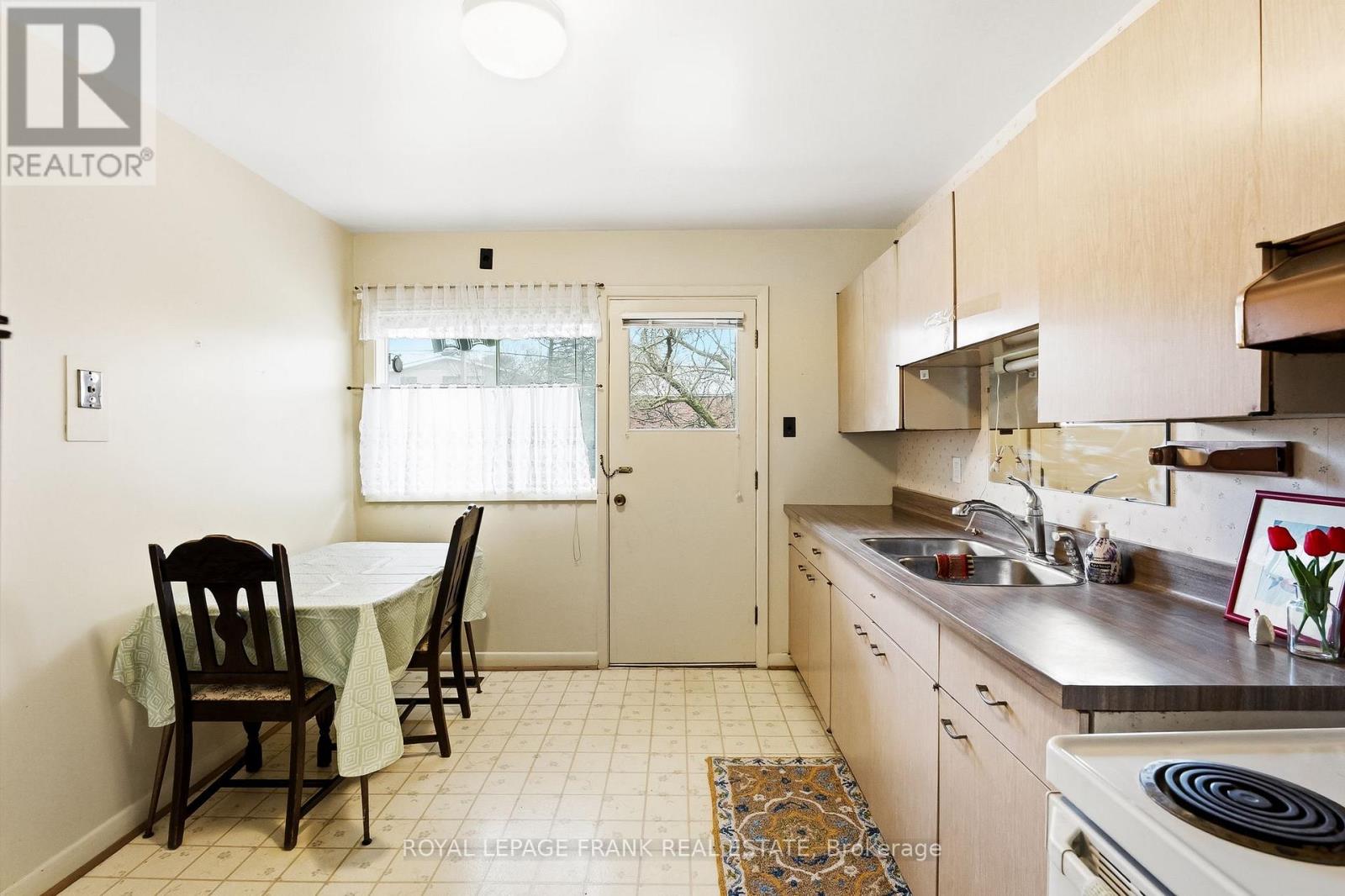 31 Cobham Crescent, Toronto, Ontario  M4A 1V7 - Photo 21 - C13007490