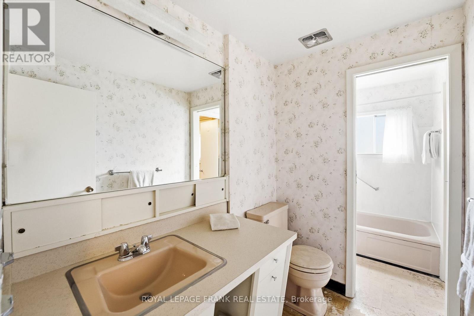 31 Cobham Crescent, Toronto, Ontario  M4A 1V7 - Photo 31 - C13007490