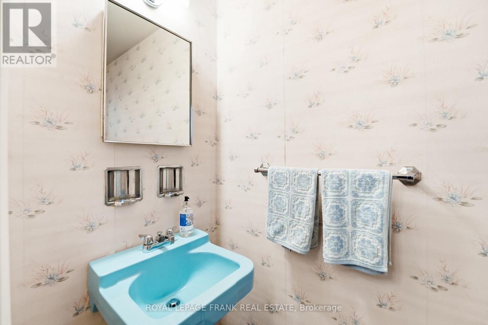 31 Cobham Crescent, Toronto, Ontario  M4A 1V7 - Photo 33 - C13007490