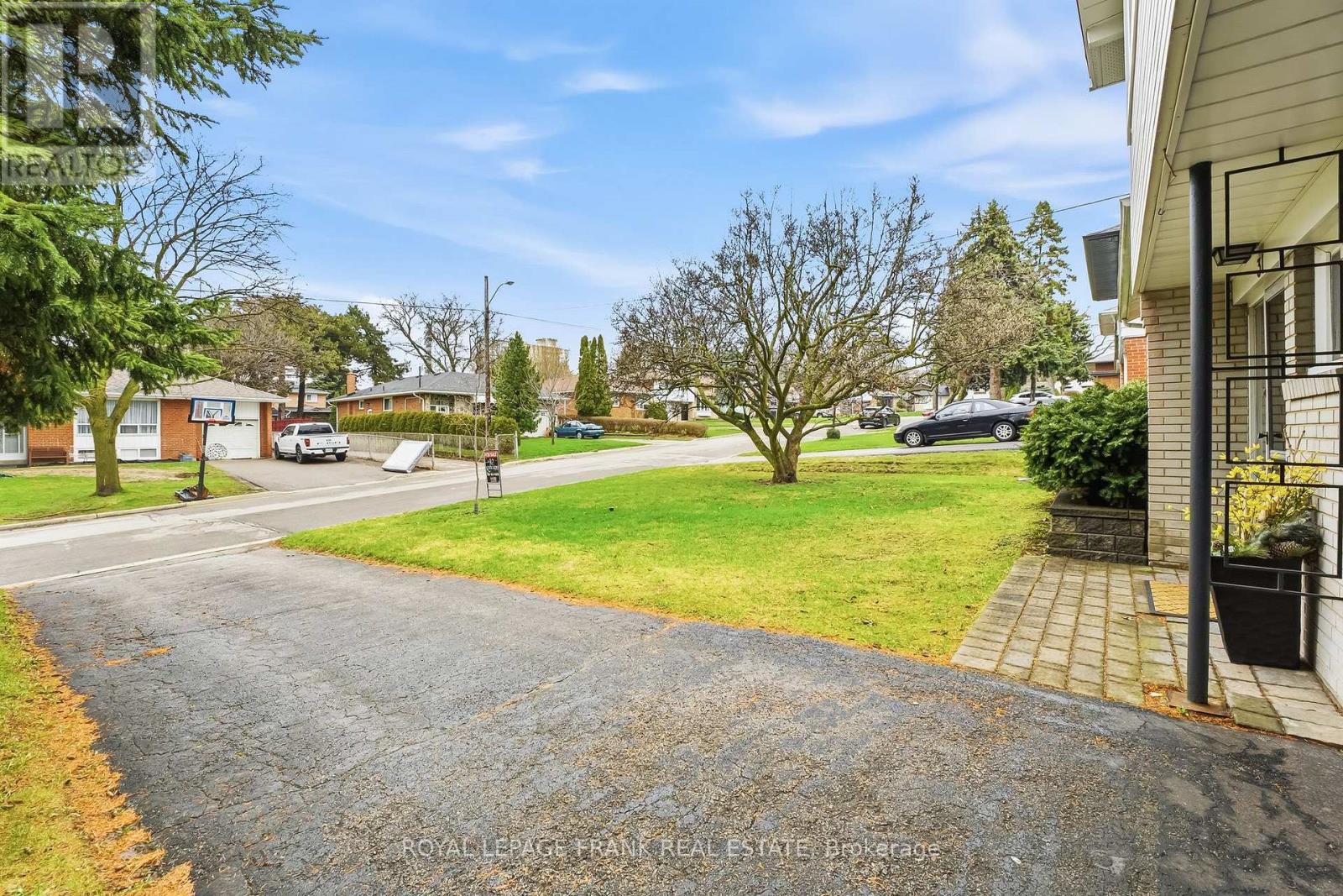 31 Cobham Crescent, Toronto, Ontario  M4A 1V7 - Photo 5 - C13007490