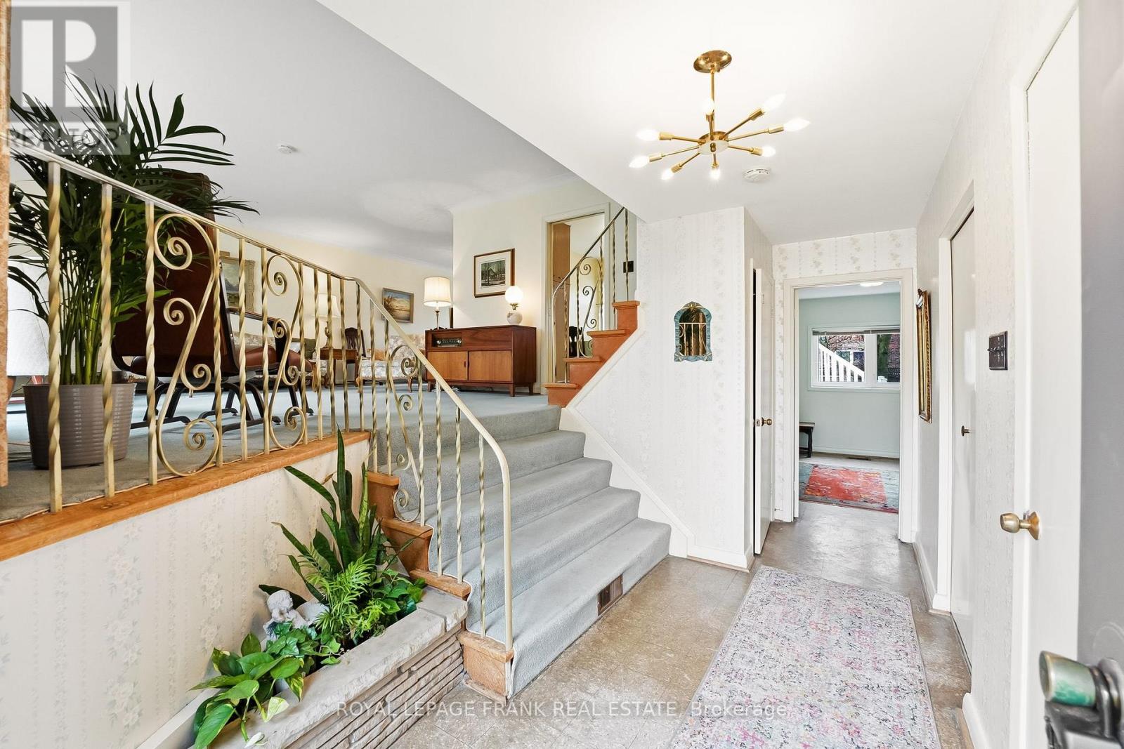 31 Cobham Crescent, Toronto, Ontario  M4A 1V7 - Photo 7 - C13007490