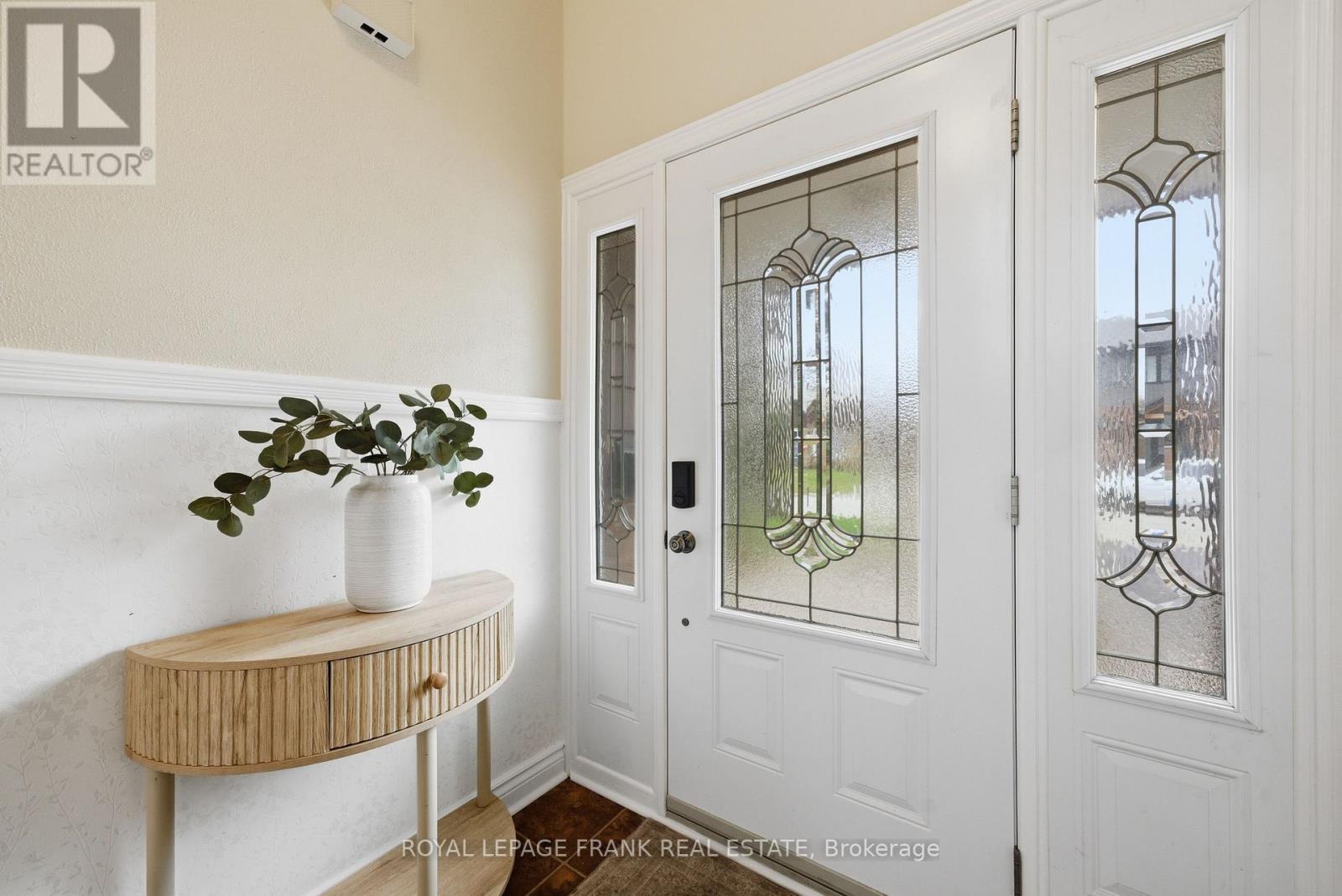 17 Nordic Court, Whitby, Ontario  L1N 5N2 - Photo 4 - E13007718