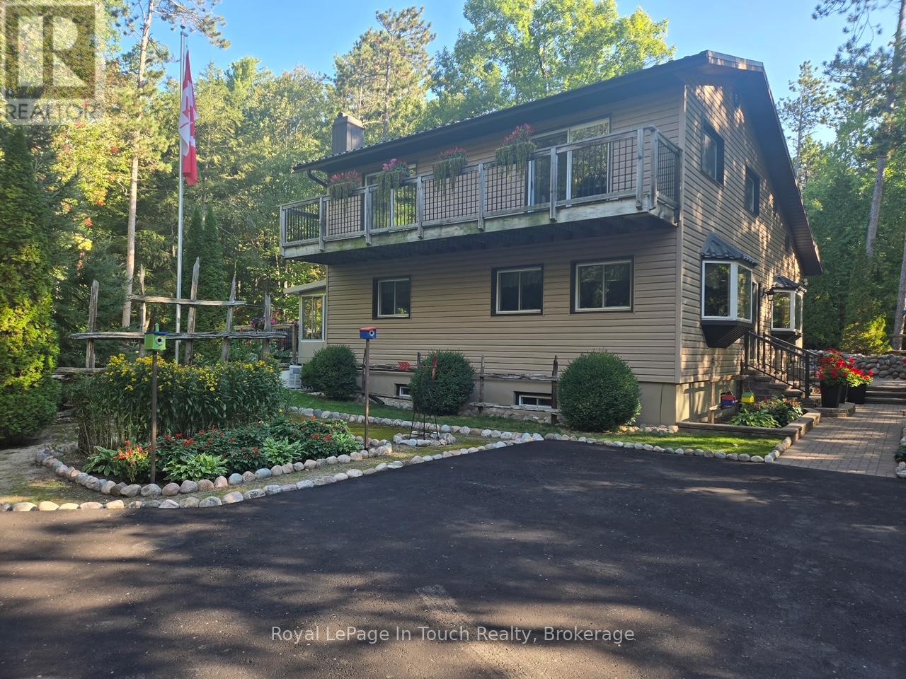 36 Card Avenue, Tiny, Ontario  L0L 2J0 - Photo 2 - S13007596