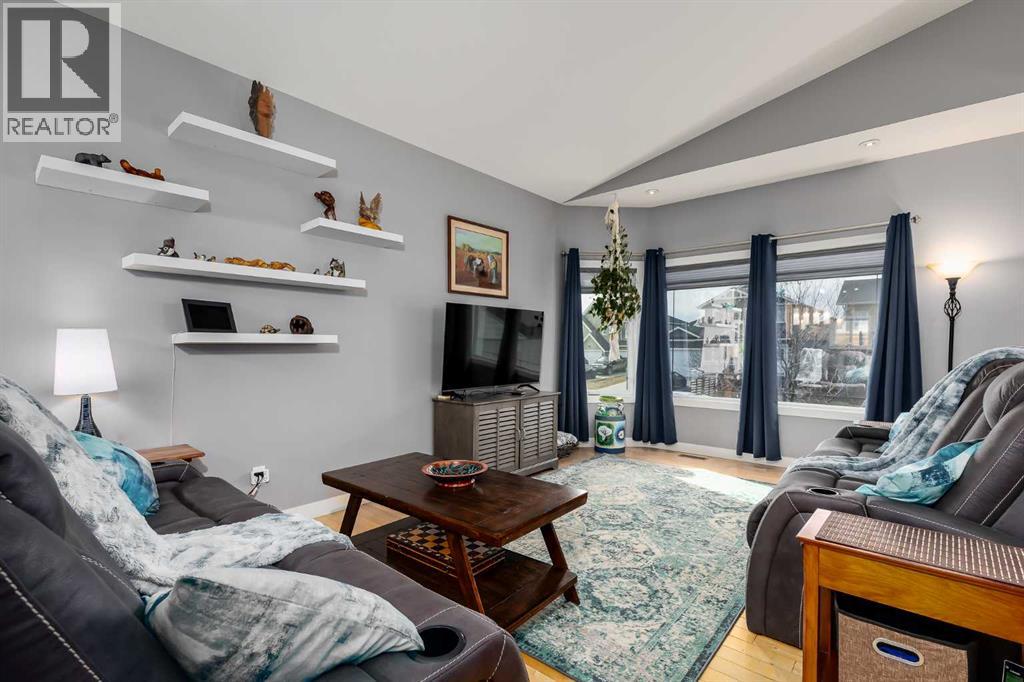 12 Mcclung Gate, Carstairs, Alberta  T0M 0N0 - Photo 4 - A2302275