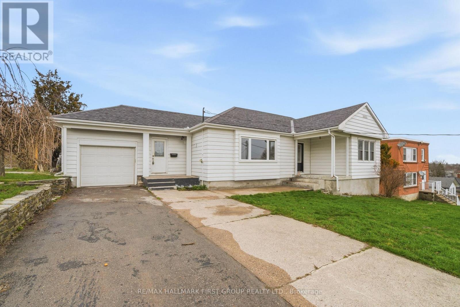 16 Sutcliffe Boulevard, Quinte West, Ontario  K8V 3M5 - Photo 1 - X13007684