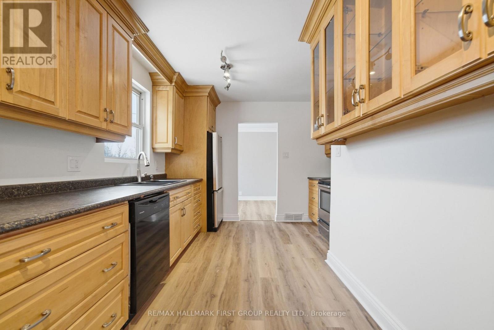 16 Sutcliffe Boulevard, Quinte West, Ontario  K8V 3M5 - Photo 6 - X13007684