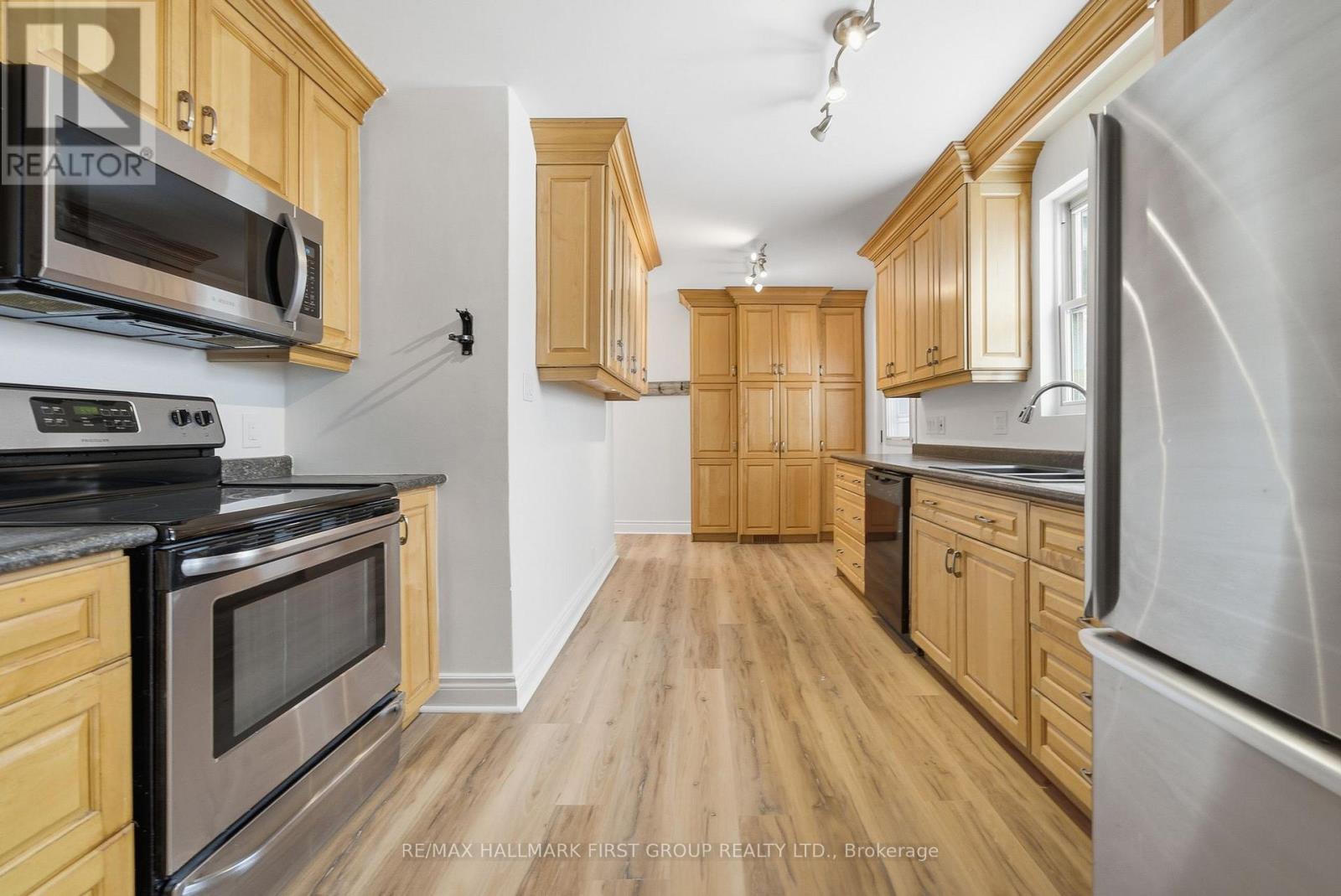 16 Sutcliffe Boulevard, Quinte West, Ontario  K8V 3M5 - Photo 9 - X13007684