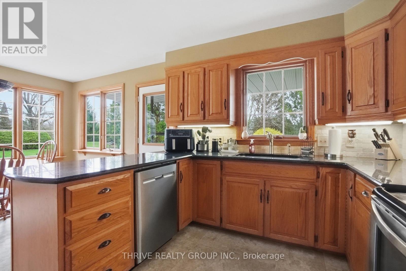 160 West Park Drive S, North Middlesex, Ontario  N0M 2K0 - Photo 19 - X13007458