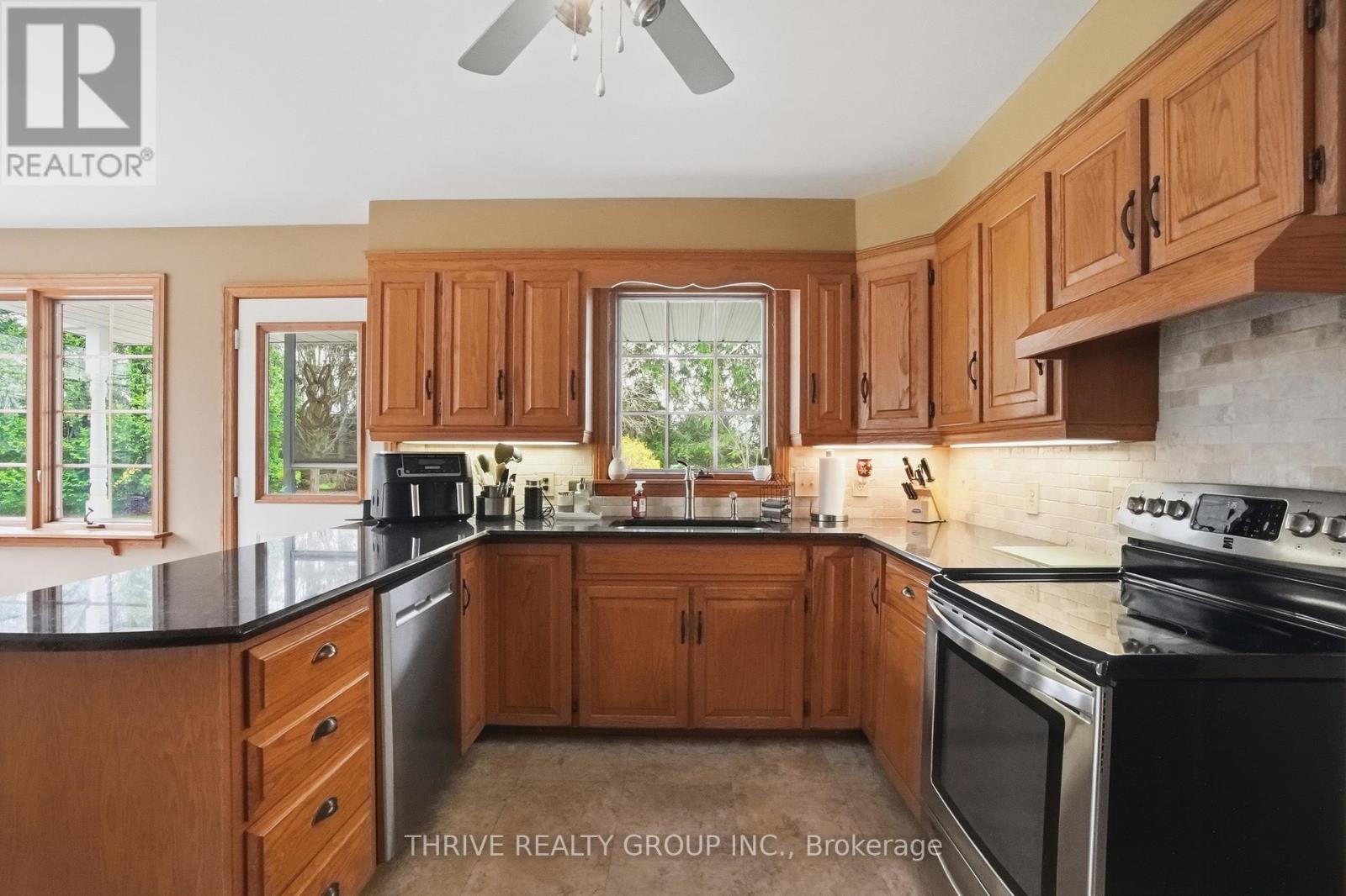 160 West Park Drive S, North Middlesex, Ontario  N0M 2K0 - Photo 21 - X13007458