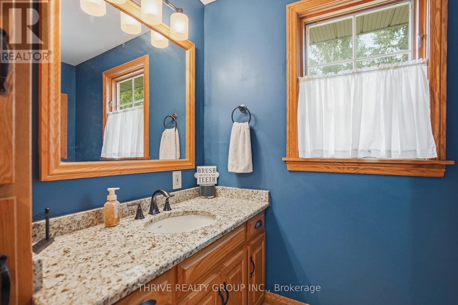 160 West Park Drive S, North Middlesex, Ontario  N0M 2K0 - Photo 28 - X13007458