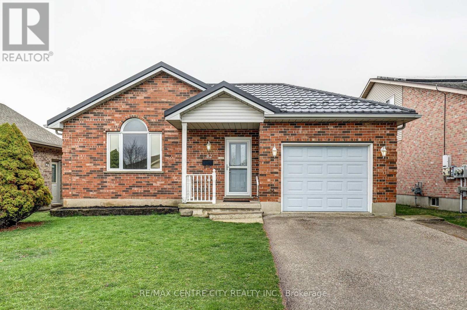 42 OLDEWOOD CRESCENT, St. Thomas, Ontario