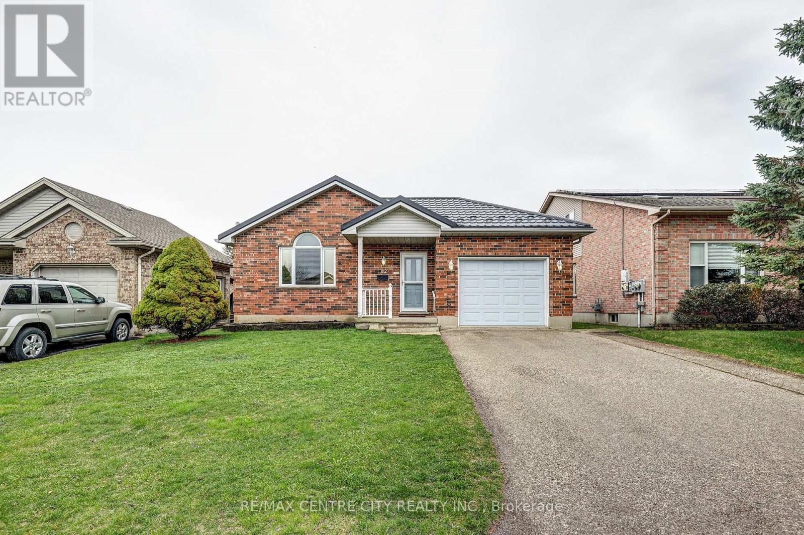 42 Oldewood Crescent, St. Thomas, Ontario  N5R 6B2 - Photo 2 - X13007780
