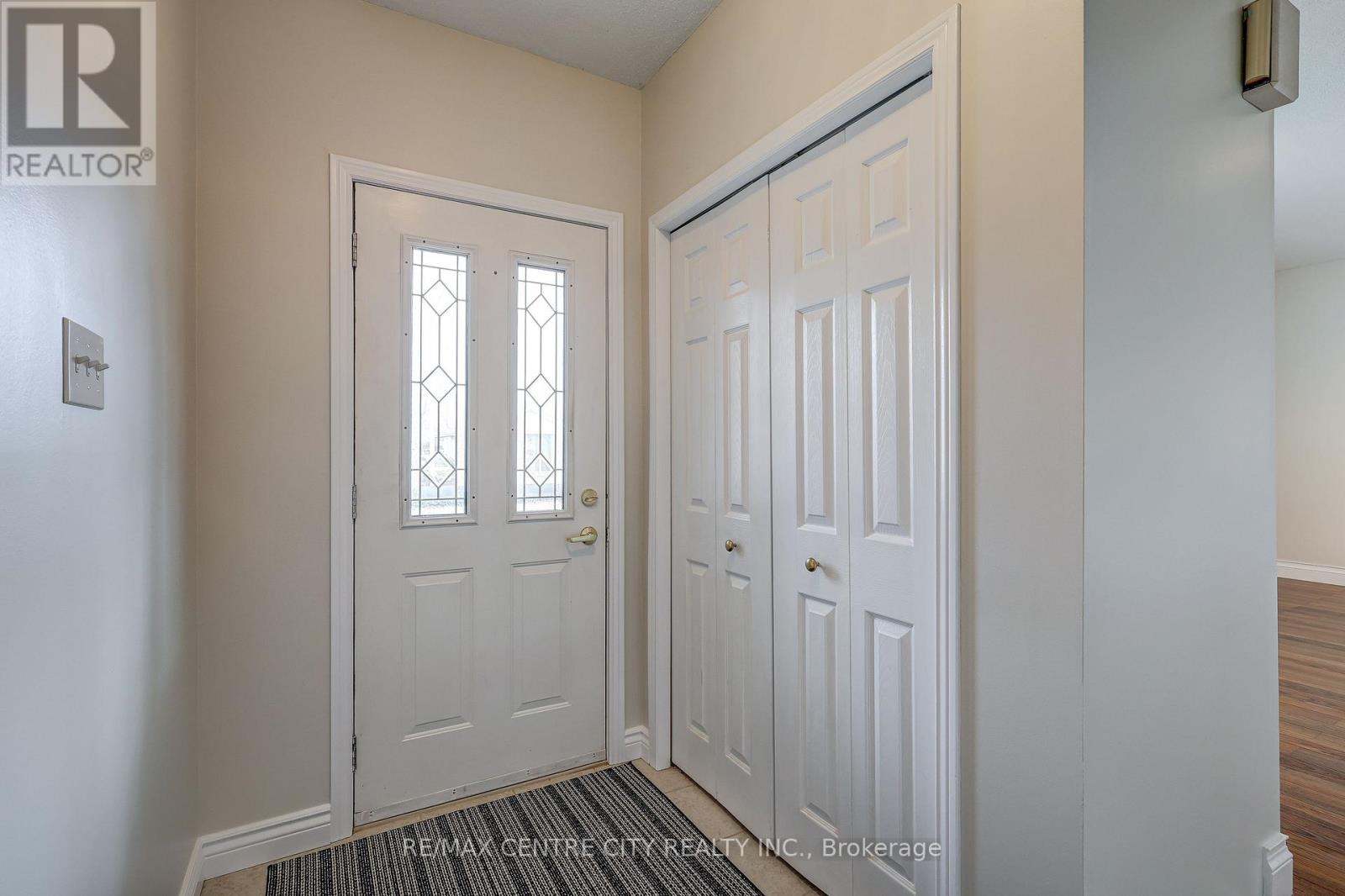 42 Oldewood Crescent, St. Thomas, Ontario  N5R 6B2 - Photo 5 - X13007780