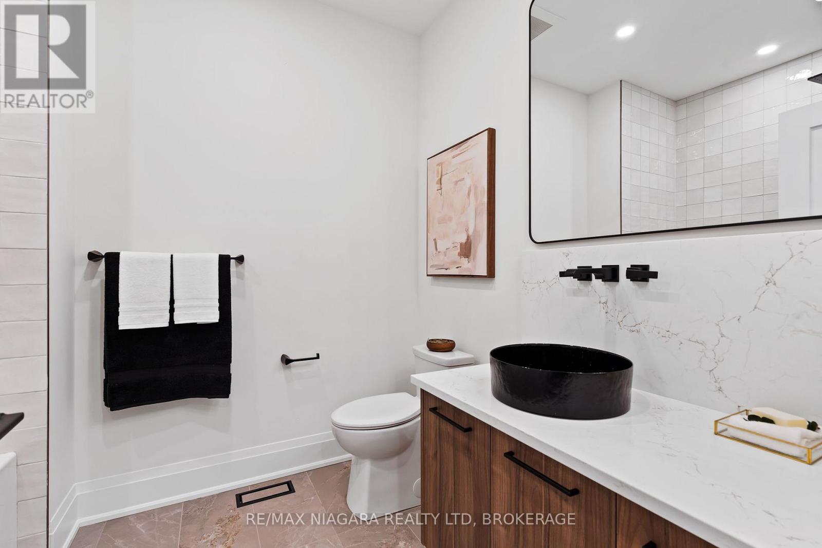 16 Accursi Crescent, Pelham, Ontario  L0S 1E2 - Photo 7 - X13007122