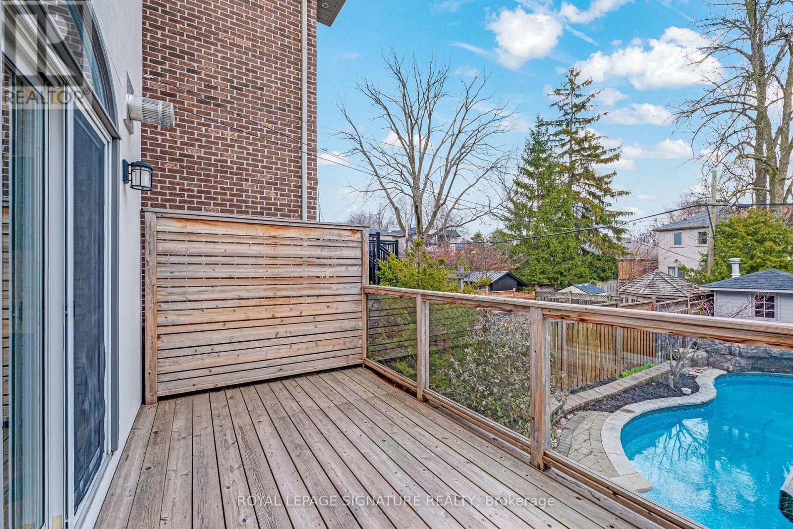 343 Sutherland Drive, Toronto, Ontario  M4G 1J7 - Photo 13 - C13007472