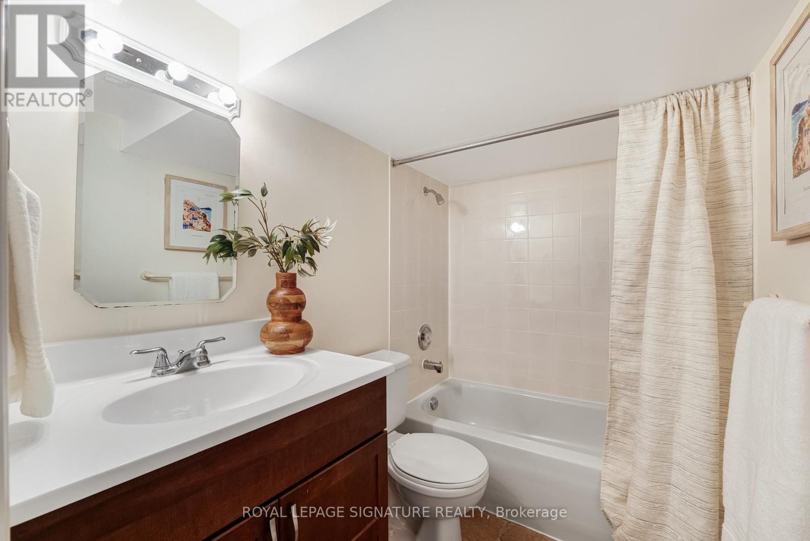 343 Sutherland Drive, Toronto, Ontario  M4G 1J7 - Photo 24 - C13007472