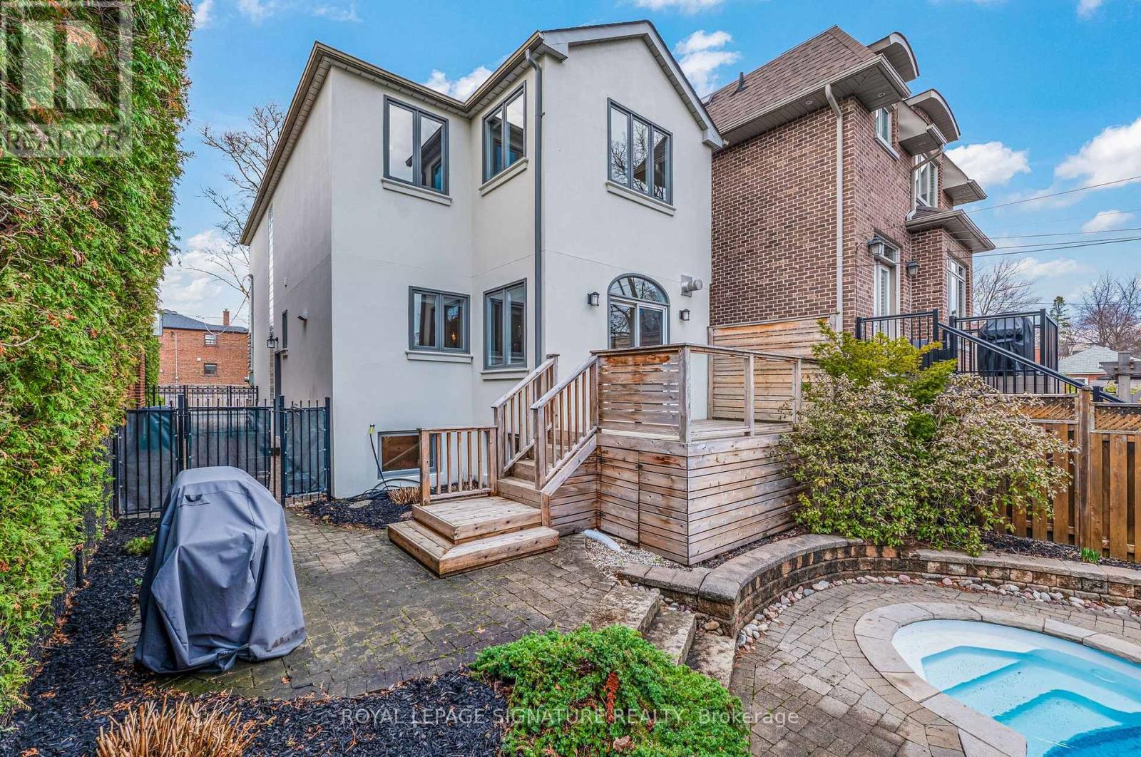 343 Sutherland Drive, Toronto, Ontario  M4G 1J7 - Photo 29 - C13007472
