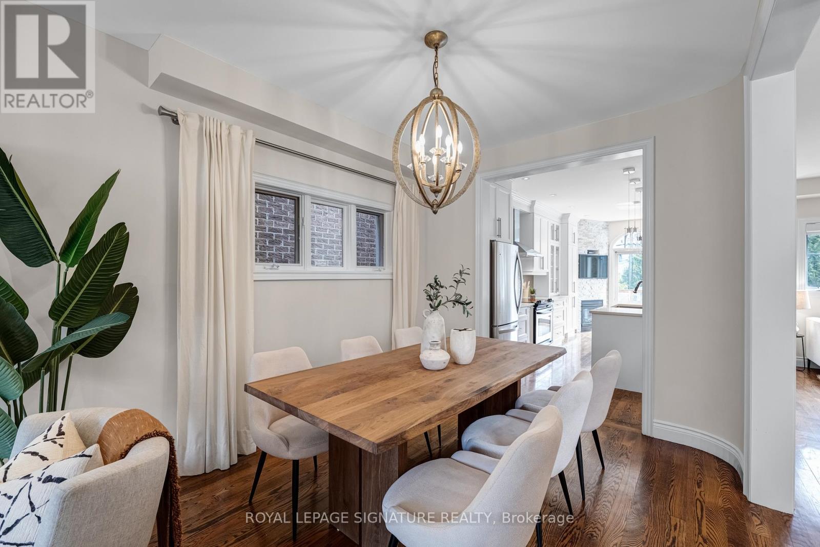 343 Sutherland Drive, Toronto, Ontario  M4G 1J7 - Photo 7 - C13007472