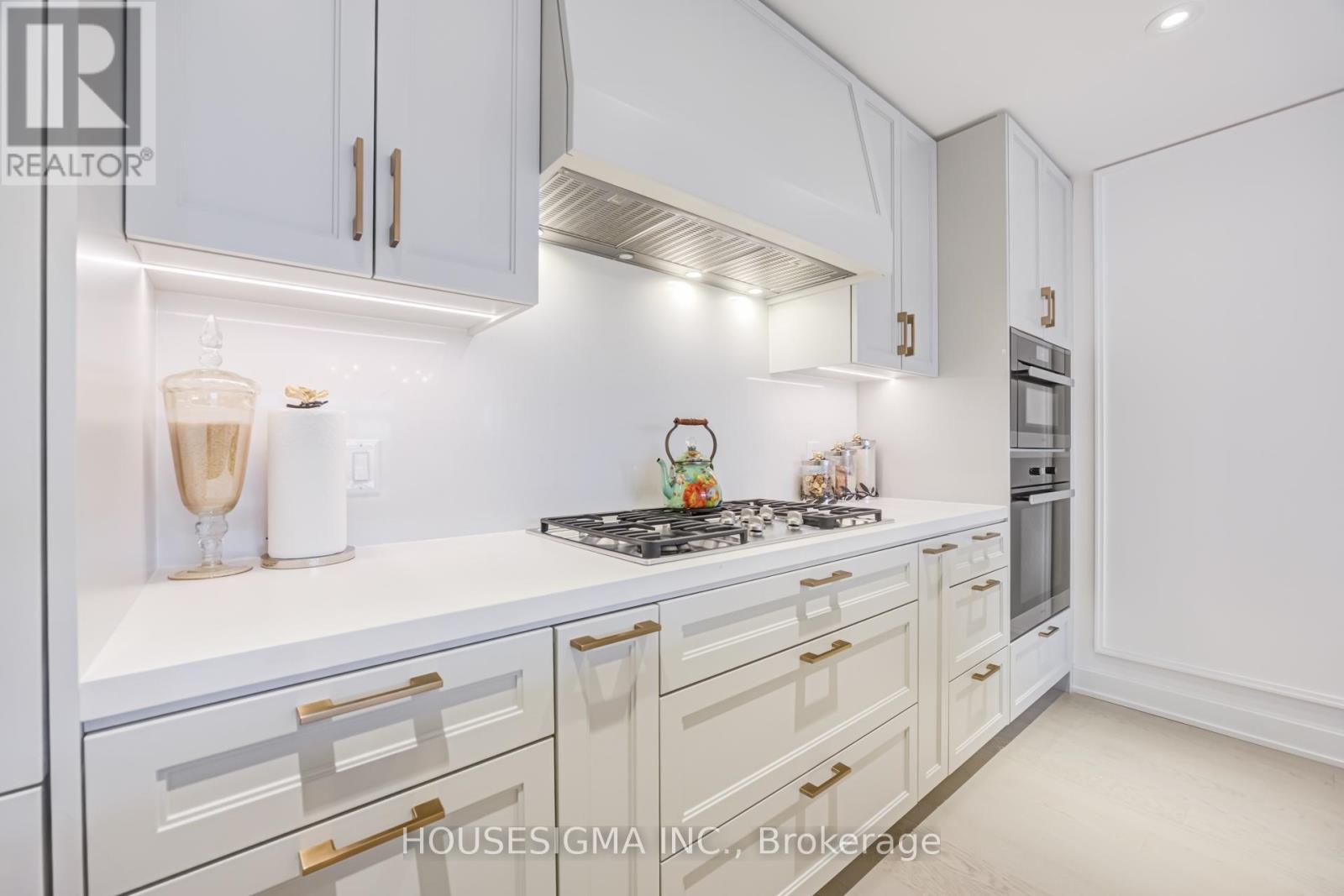 406 - 1 Strathgowan Avenue, Toronto, Ontario  M4N 0B3 - Photo 9 - C13007488