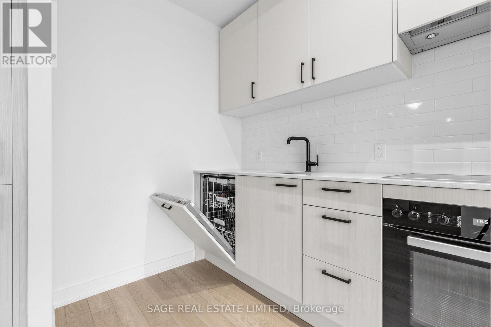 3208 - 1 Quarrington Lane, Toronto, Ontario  M3C 0S4 - Photo 13 - C13007554