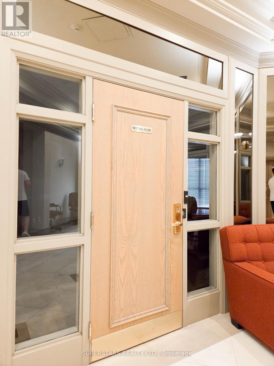 2105 - 909 Bay Street, Toronto, Ontario  M5S 3G2 - Photo 16 - C13007560