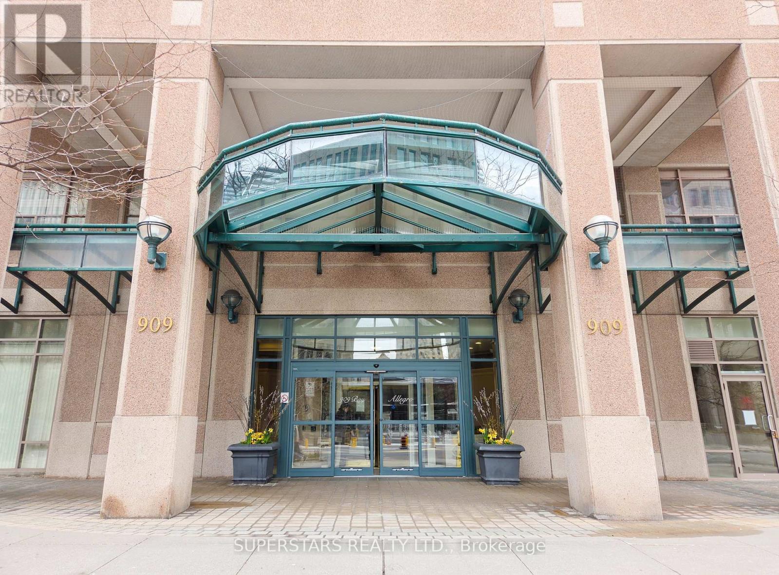 2105 - 909 Bay Street, Toronto, Ontario  M5S 3G2 - Photo 20 - C13007560