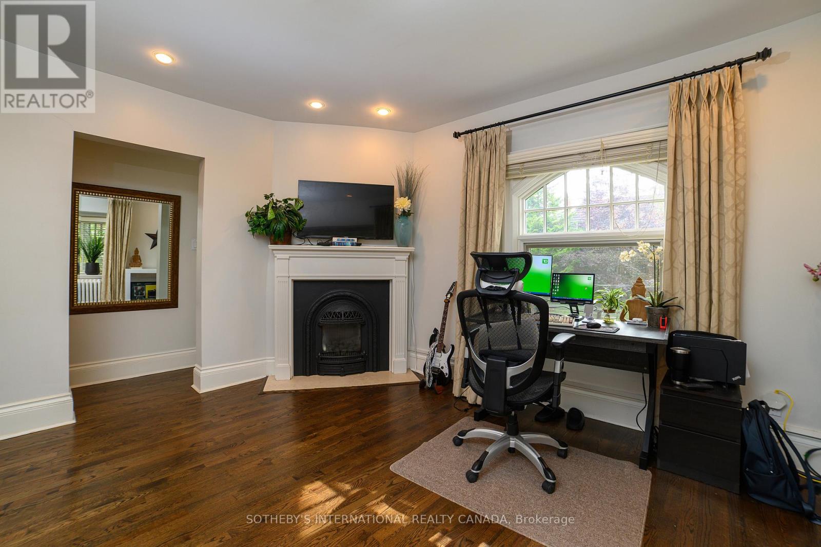 43 Maple Avenue, Toronto, Ontario  M4W 2T9 - Photo 19 - C13007580