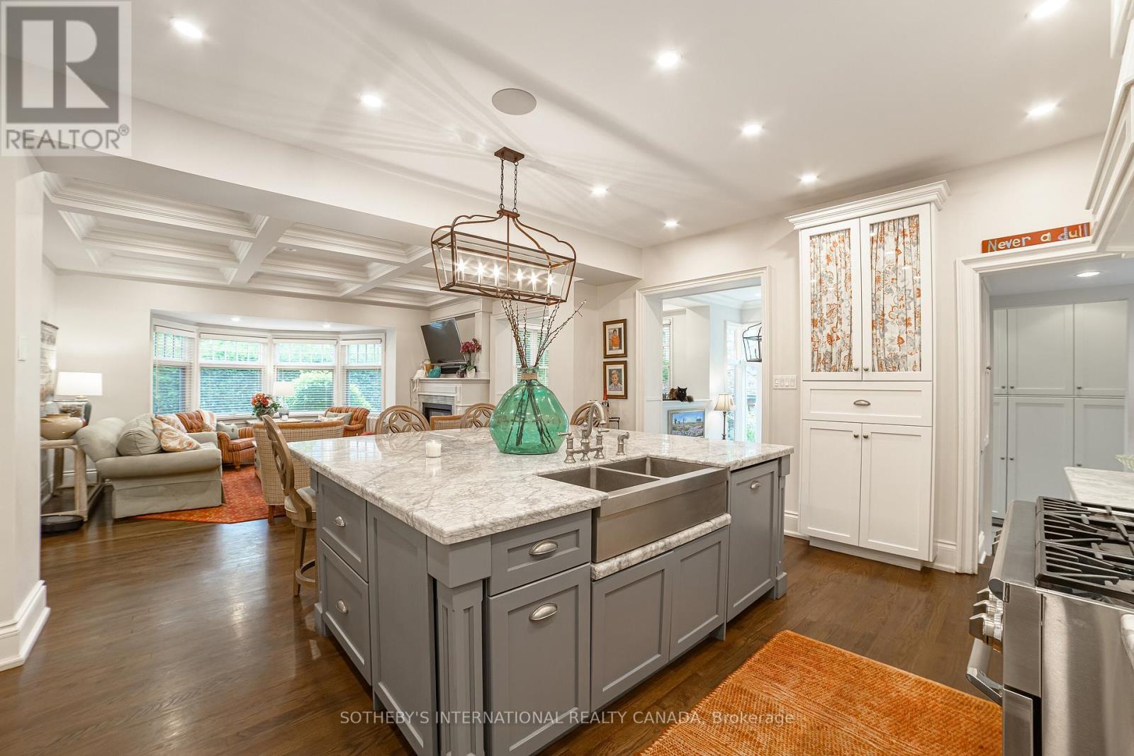 43 Maple Avenue, Toronto, Ontario  M4W 2T9 - Photo 6 - C13007580