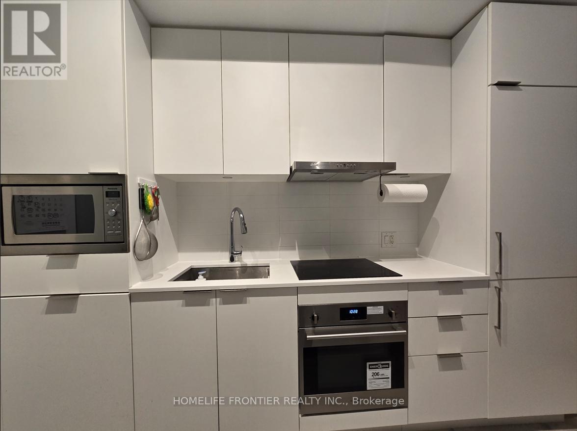 302 - 8 Olympic Garden Drive, Toronto, Ontario  M2M 0B9 - Photo 3 - C13007600