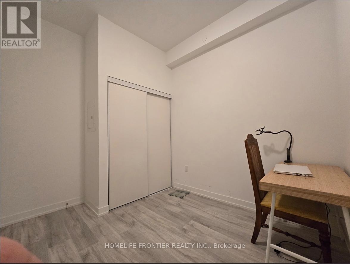 302 - 8 Olympic Garden Drive, Toronto, Ontario  M2M 0B9 - Photo 5 - C13007600