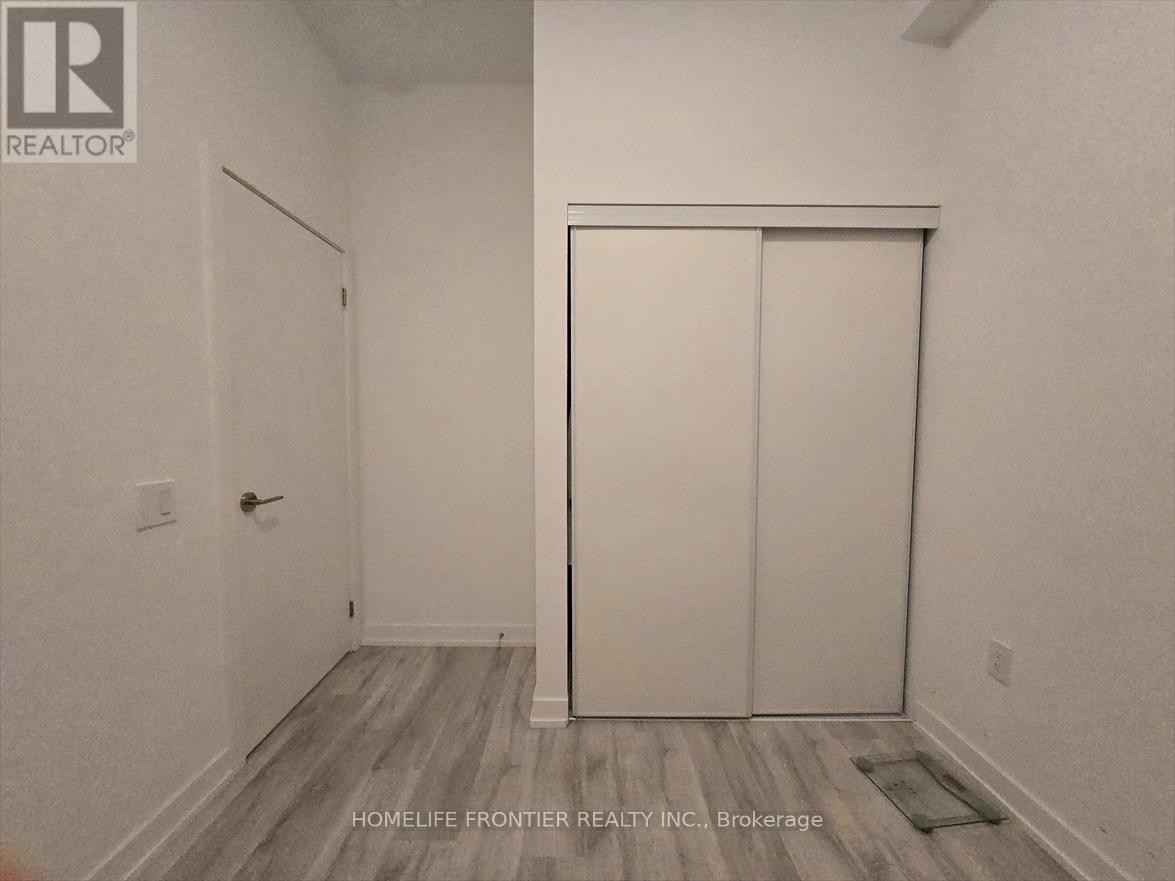 302 - 8 Olympic Garden Drive, Toronto, Ontario  M2M 0B9 - Photo 6 - C13007600