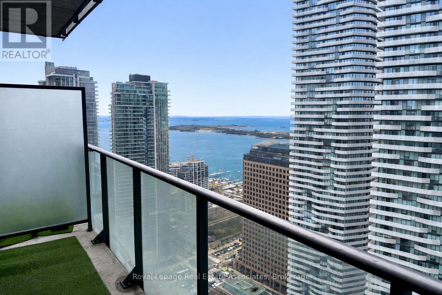 4211 - 65 Bremner Boulevard, Toronto, Ontario  M5J 0A7 - Photo 11 - C13007624