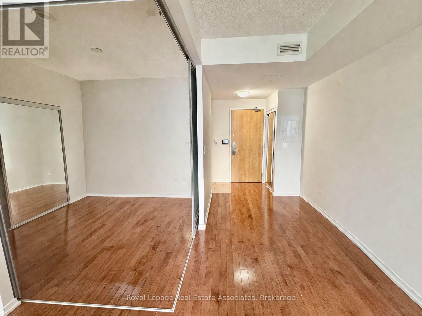 4211 - 65 Bremner Boulevard, Toronto, Ontario  M5J 0A7 - Photo 3 - C13007624