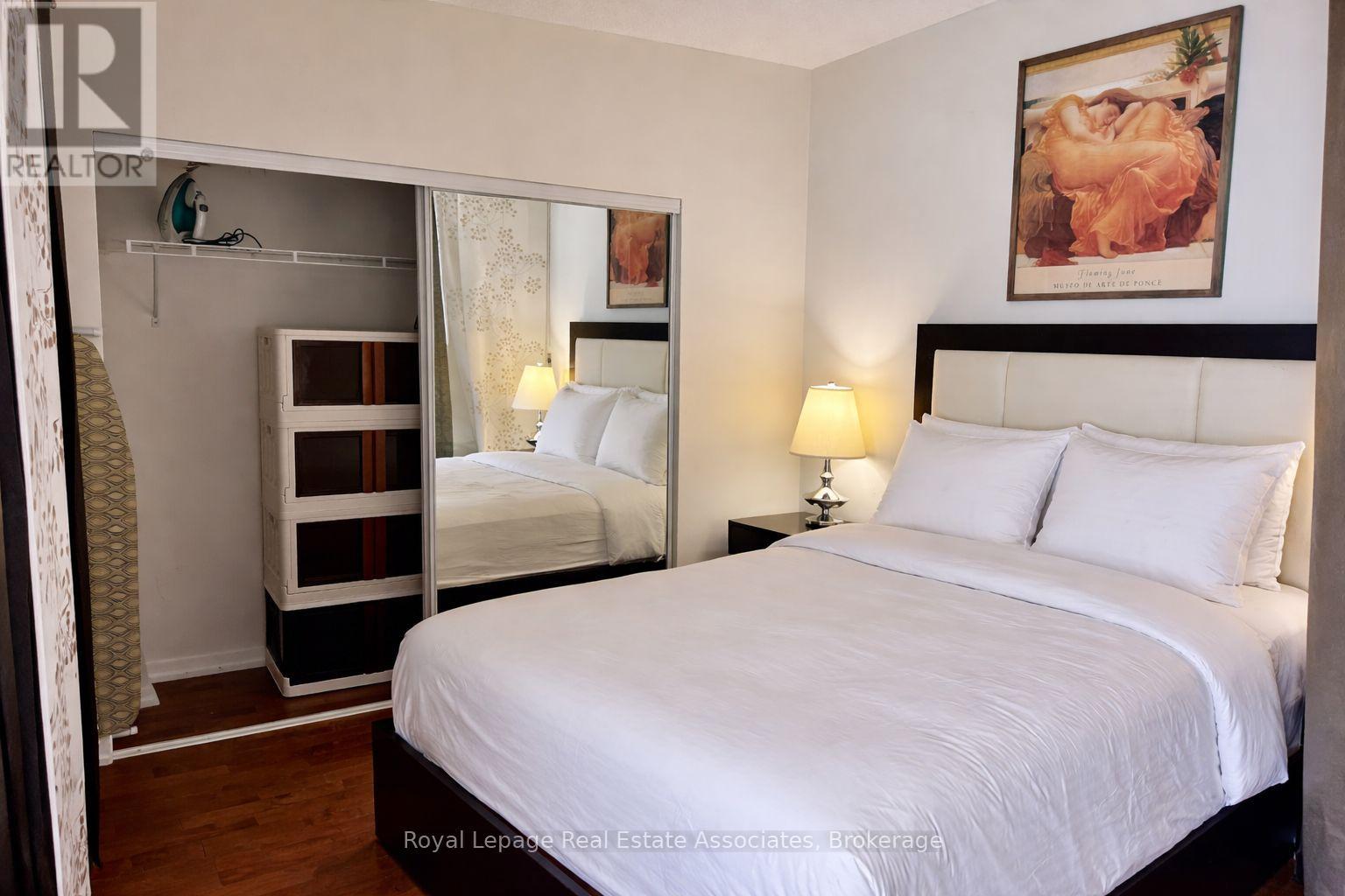 4211 - 65 Bremner Boulevard, Toronto, Ontario  M5J 0A7 - Photo 8 - C13007624