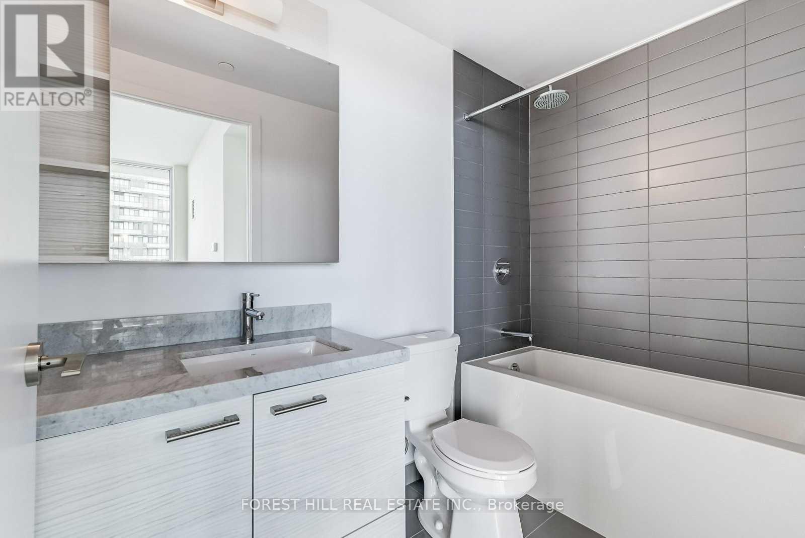 5706 - 2221 YONGE STREET Toronto (Mount Pleasant West), ON M4S 2B4