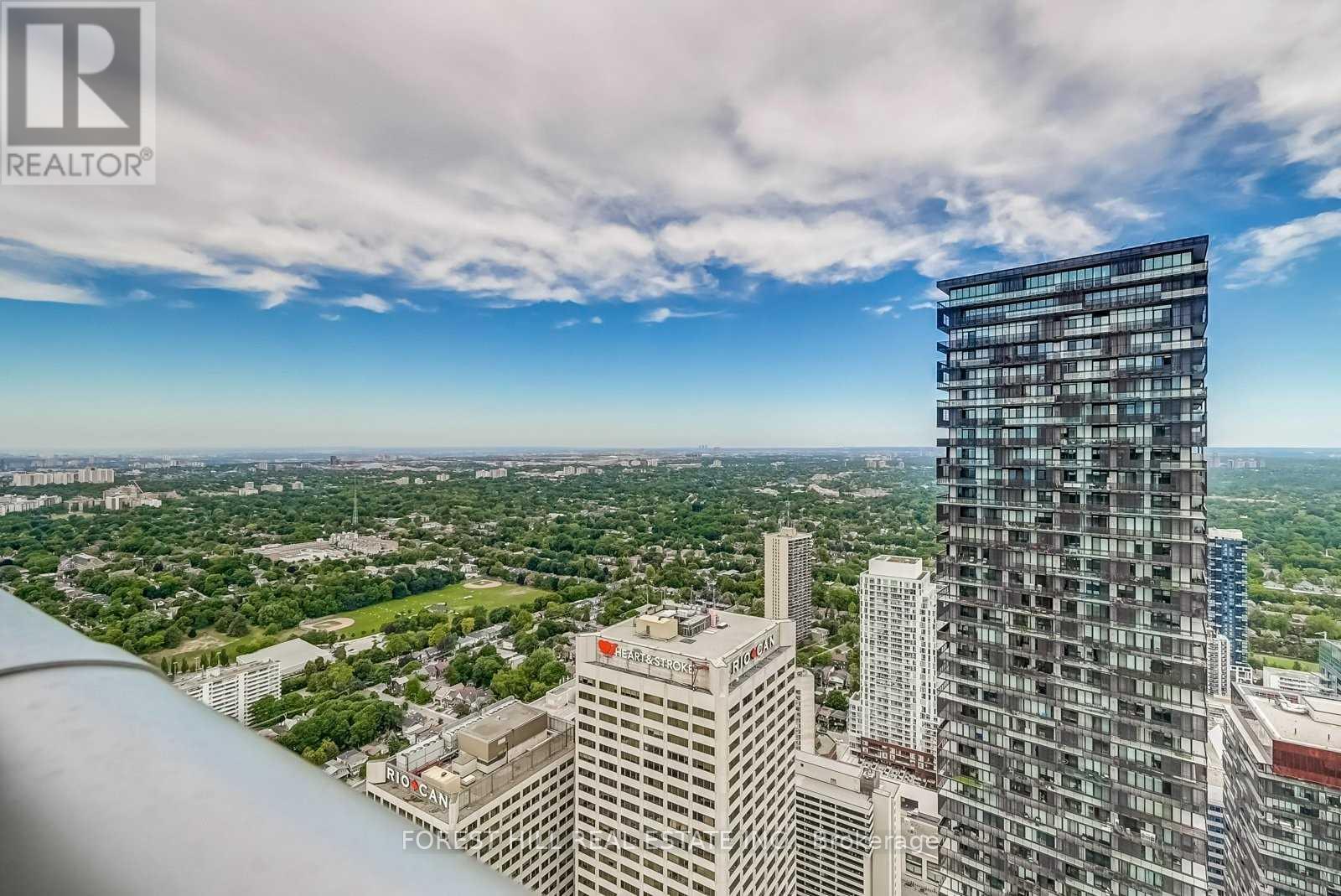 5706 - 2221 YONGE STREET Toronto (Mount Pleasant West), ON M4S 2B4