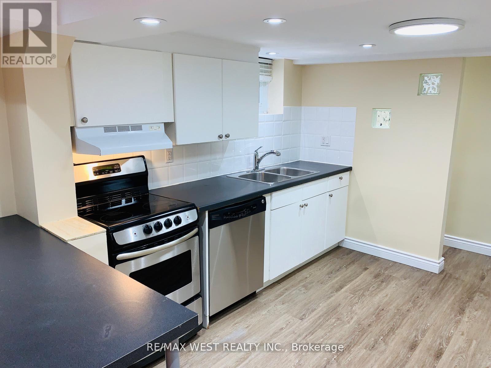 Lower - 900 Avenue Road, Toronto, Ontario  M5P 2K6 - Photo 10 - C13007816